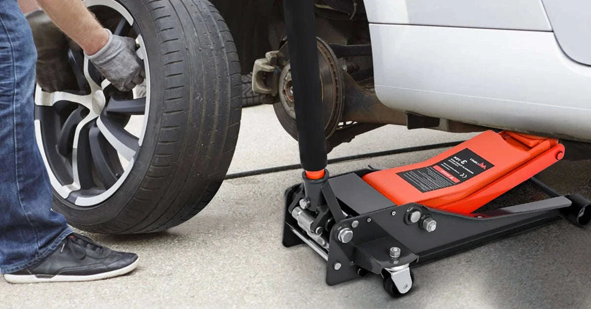 2.5 Ton Low Profile Hydraulic Floor Jack with 360° Swivel Lifting Arm-United States / black