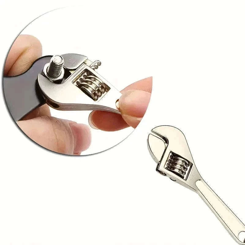 3-Piece Mini Screwdriver Set and Multifunctional Wrench Keychain-3pcs