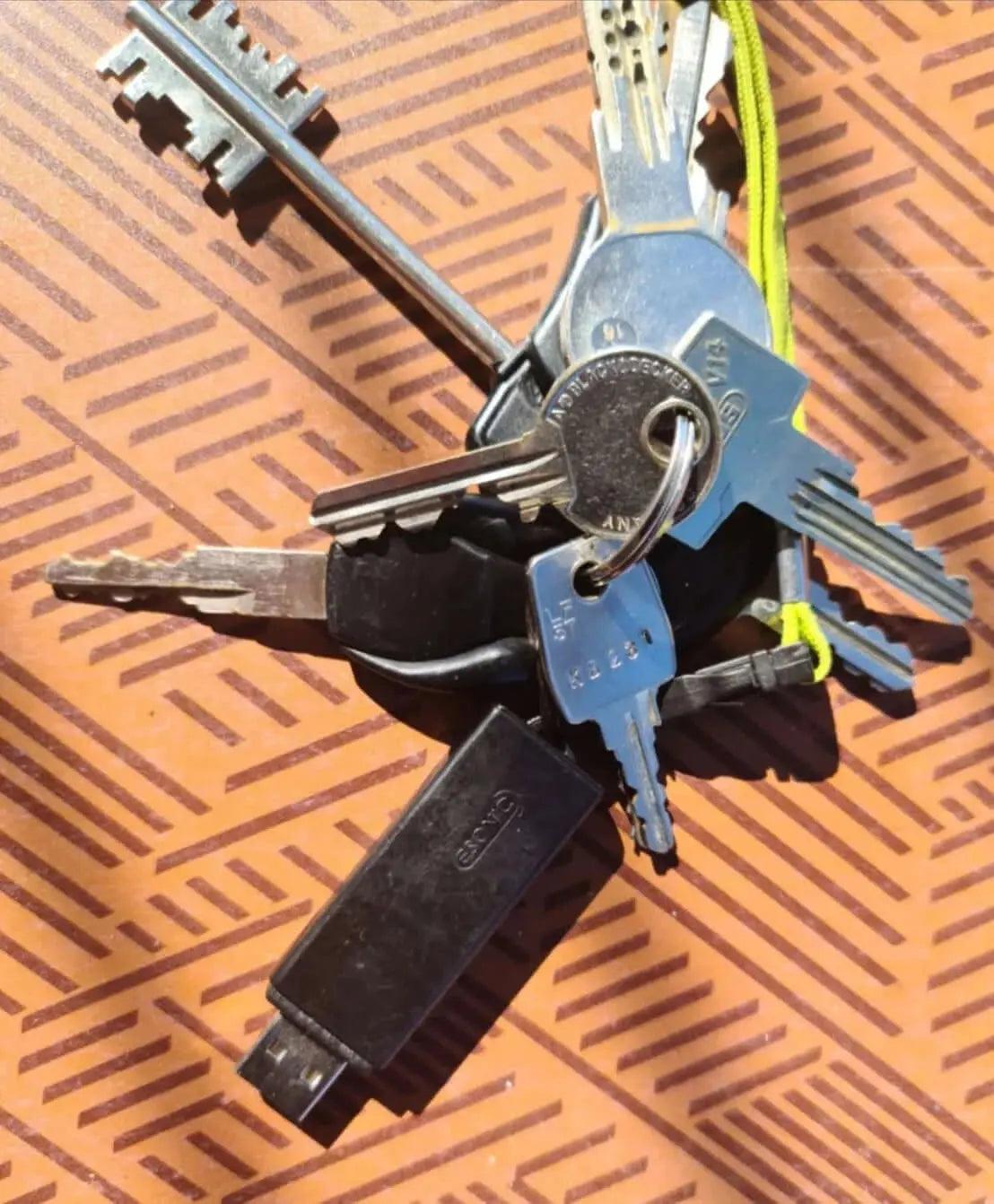 Advanced mini audio recorder: Automatically record when a conversation is detected - Spy-shop.com