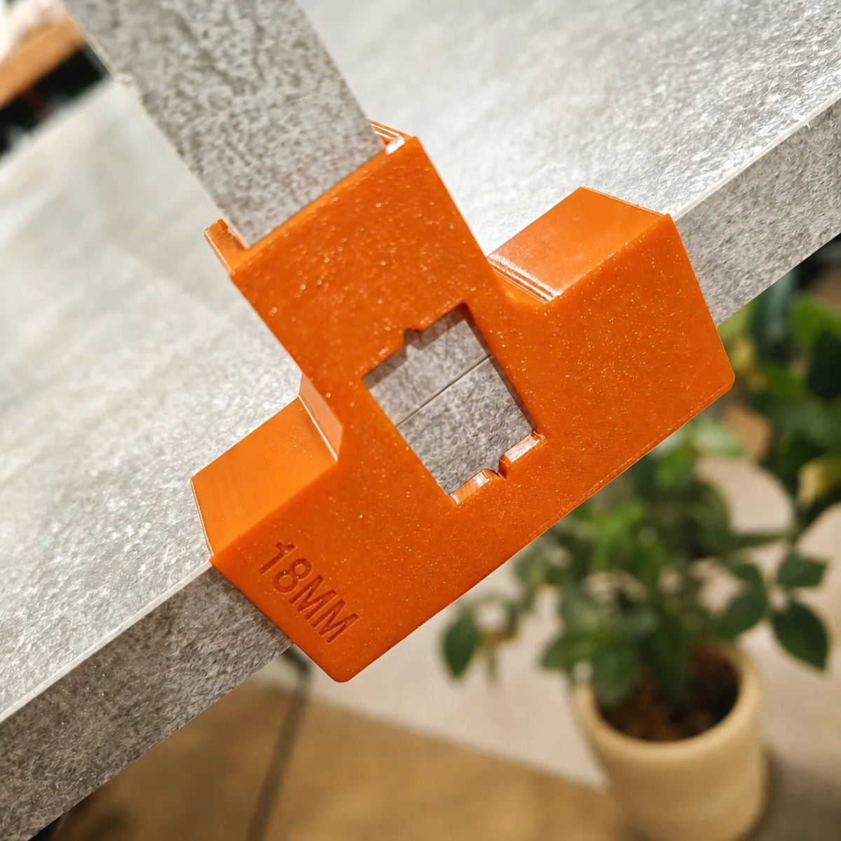 Cleme în unghi drept și suporturi de raft în formă de T, set de 4 piese
