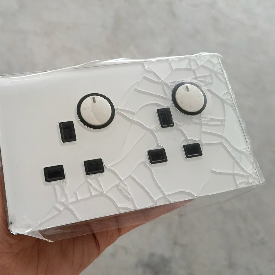 Opções de interruptores de parede modulares L6 em vidro preto