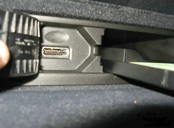 AMI/MDI USB Audio Cable for Selected Audi, VW and Skoda