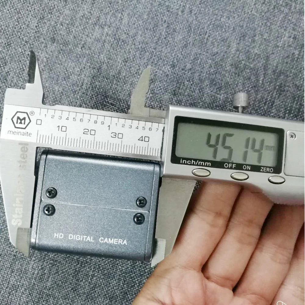 4MP PoE IP-kassekamera med lyd og varifokalt objektiv