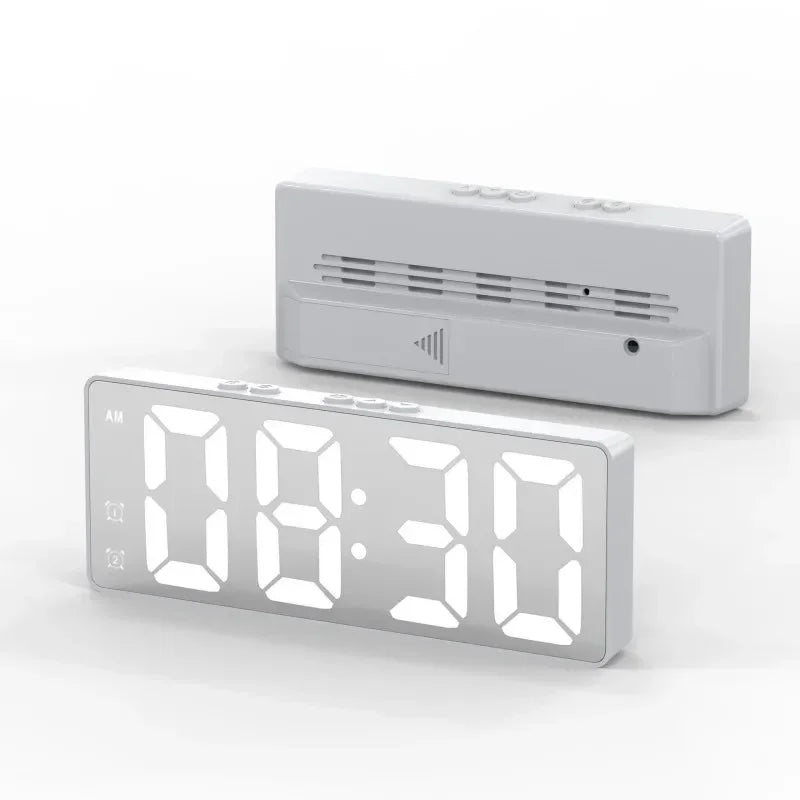 LED-väckarklocka med ljudaktiverad display och snooze-funktion