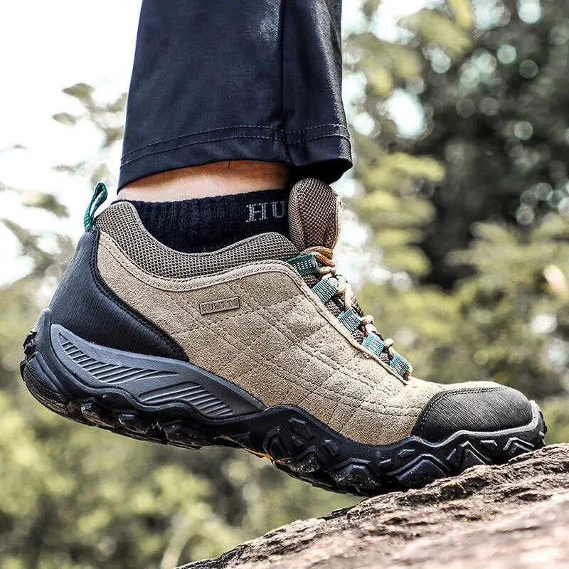 Chaussures de randonnée en daim pour hommes avec semelles extérieures en caoutchouc