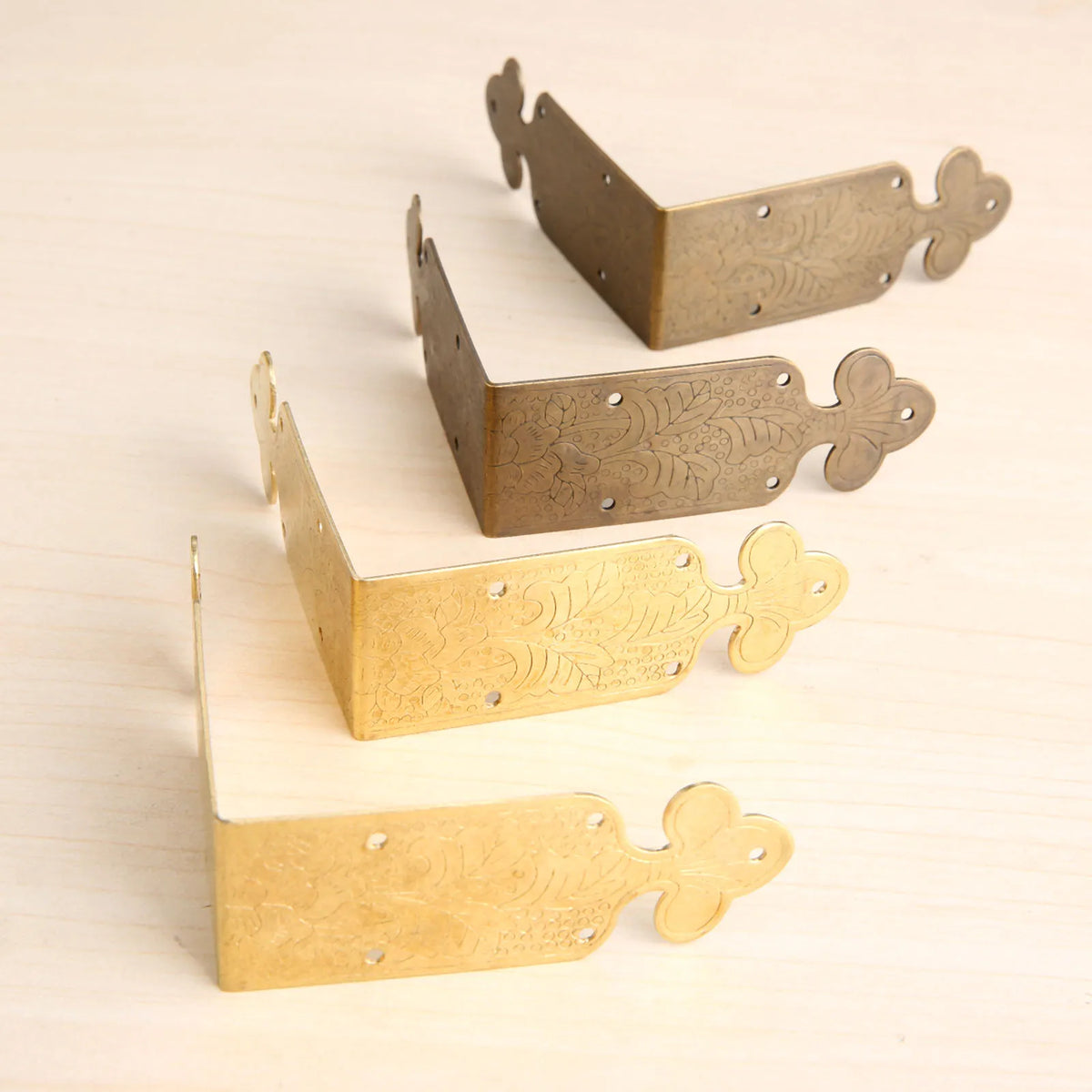 Möbeleckenschoner aus Messing, 65 × 25 mm, 2er-Set