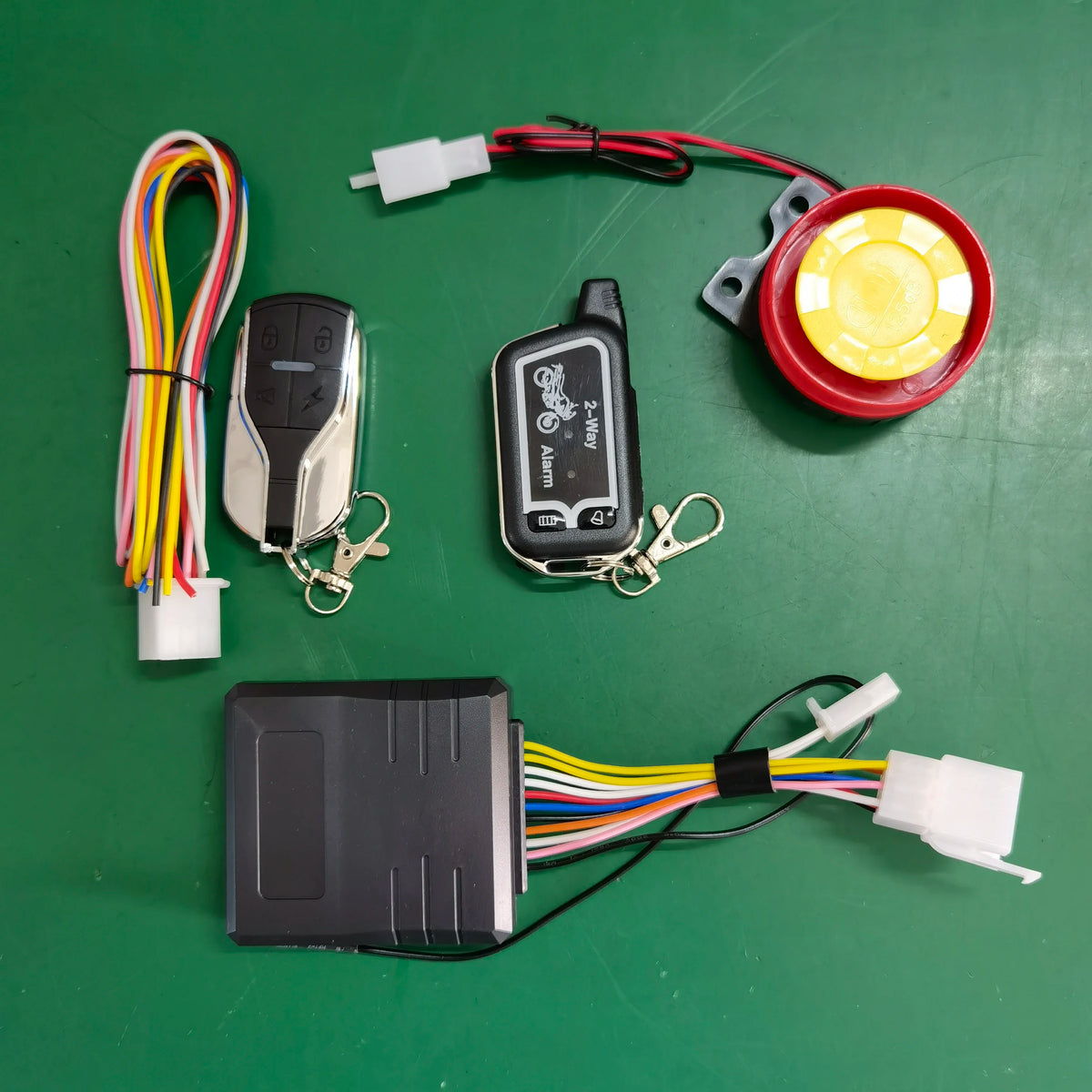 12 V Motorcycle Alarm with Two-Way Remote