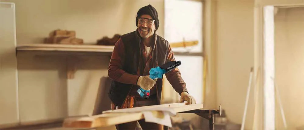 Bezdrôtová mini reťazová píla 6 palcov nabíjateľná záhradná píla na prerezávanie