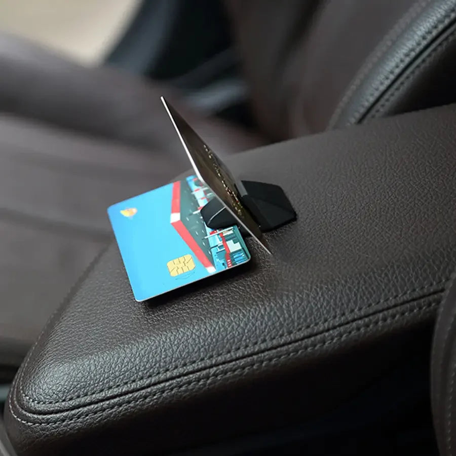 Clipe para cartão de estacionamento e pequenos objetos