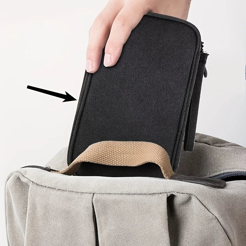 Bolsa organizadora de viagem preta com vários bolsos
