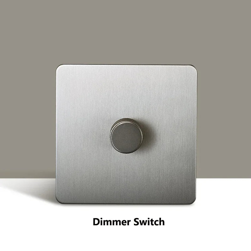 Interruptores de pared, enchufes y accesorios de acero cepillado
