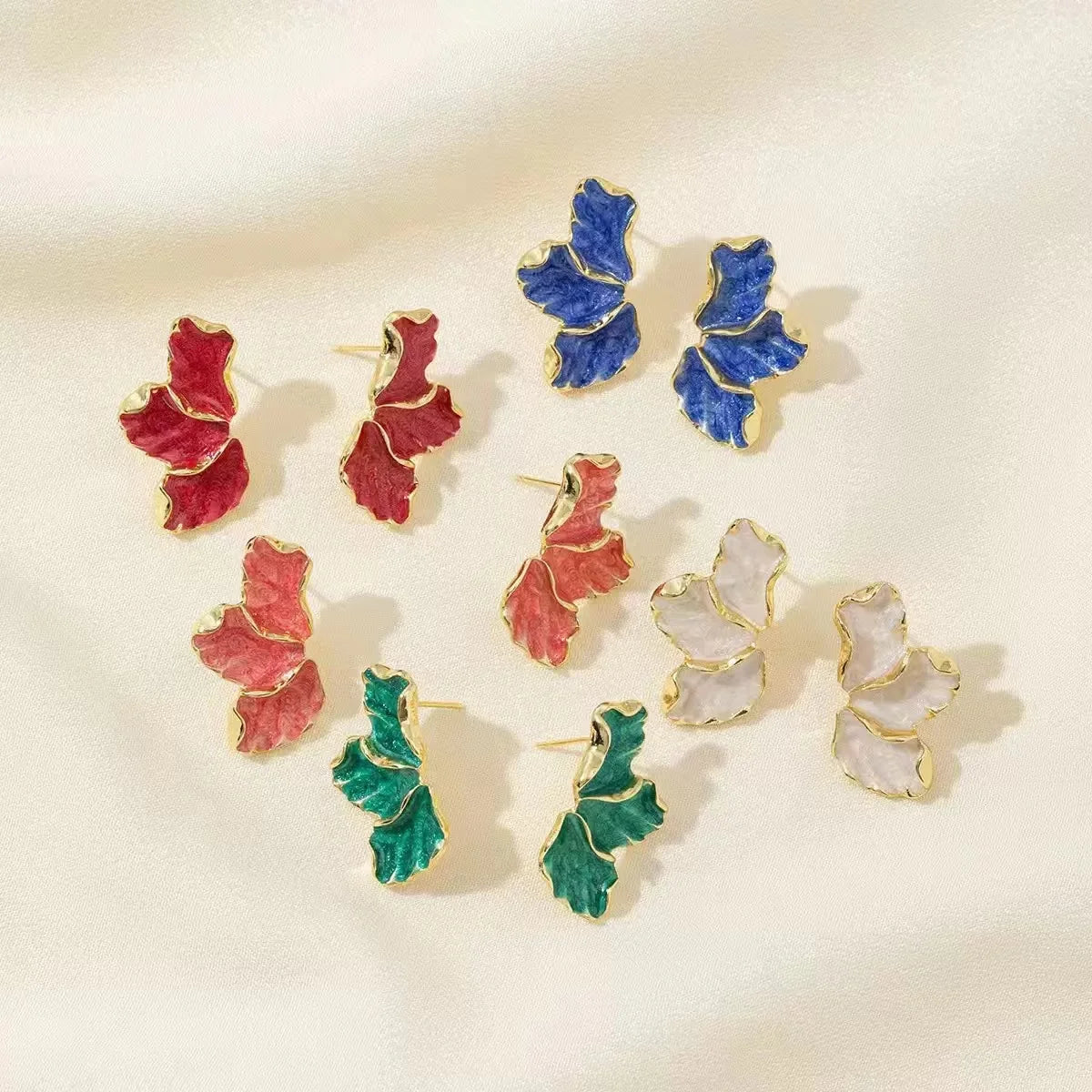 Fashion Delicate Gold Plated Irregular Back Earrings Heavy Design High Quality Cream Flower Earrings, The Best Family Gift For i