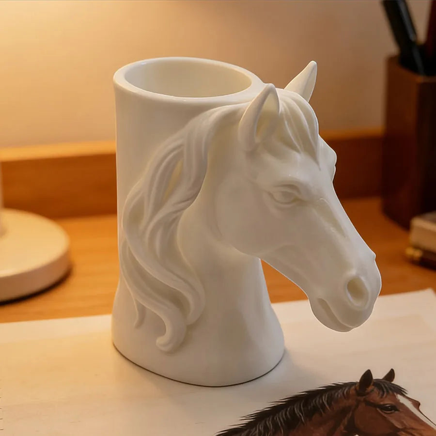 Portapenne decorativo a forma di testa di cavallo