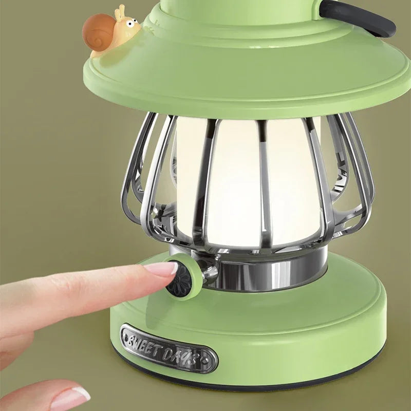Punjiva kamp-lampa s temperaturnom bojom svjetla