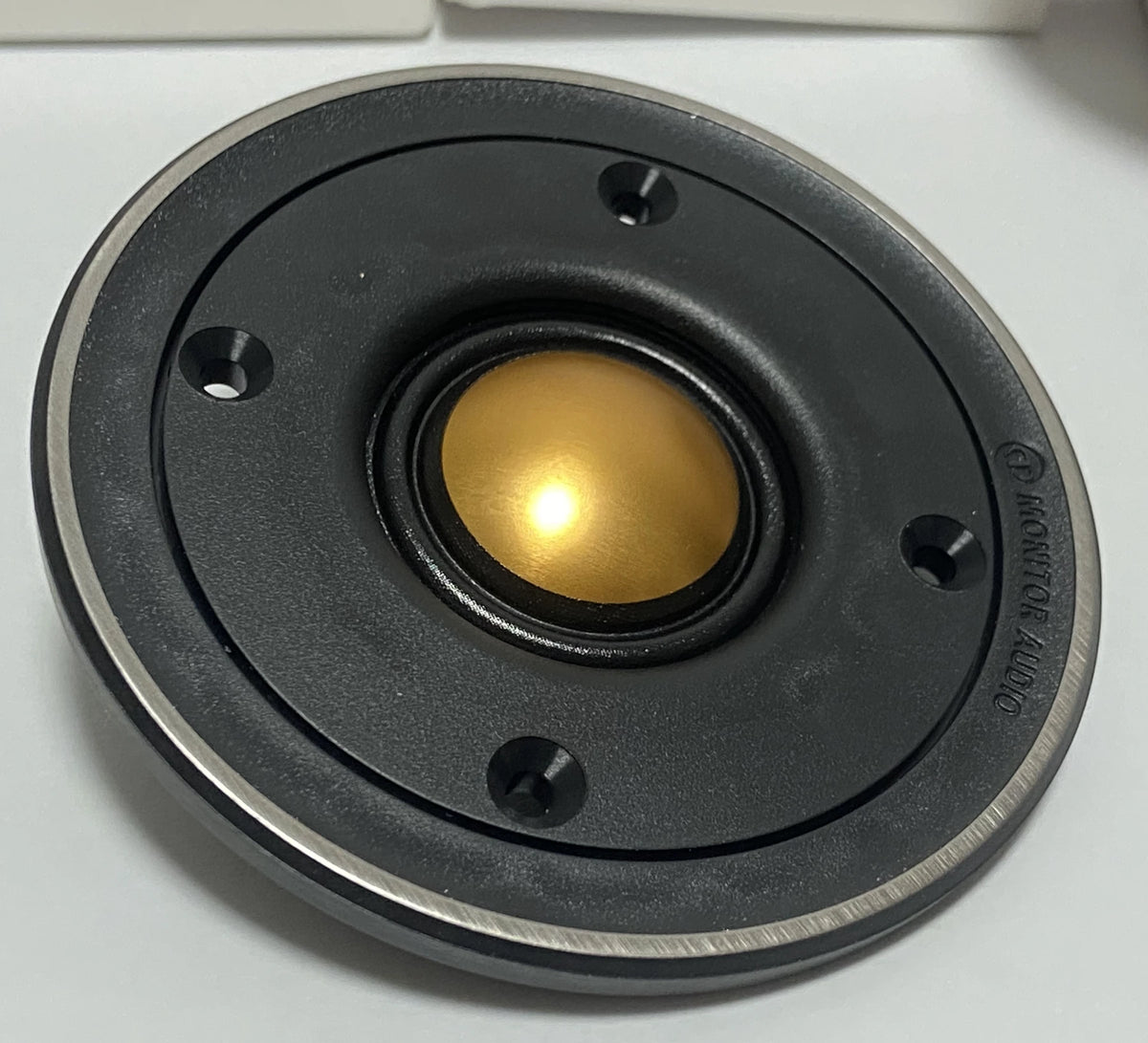 Unidade de altifalante de agudos de 82 mm e 4 Ohm com cobertura de rede