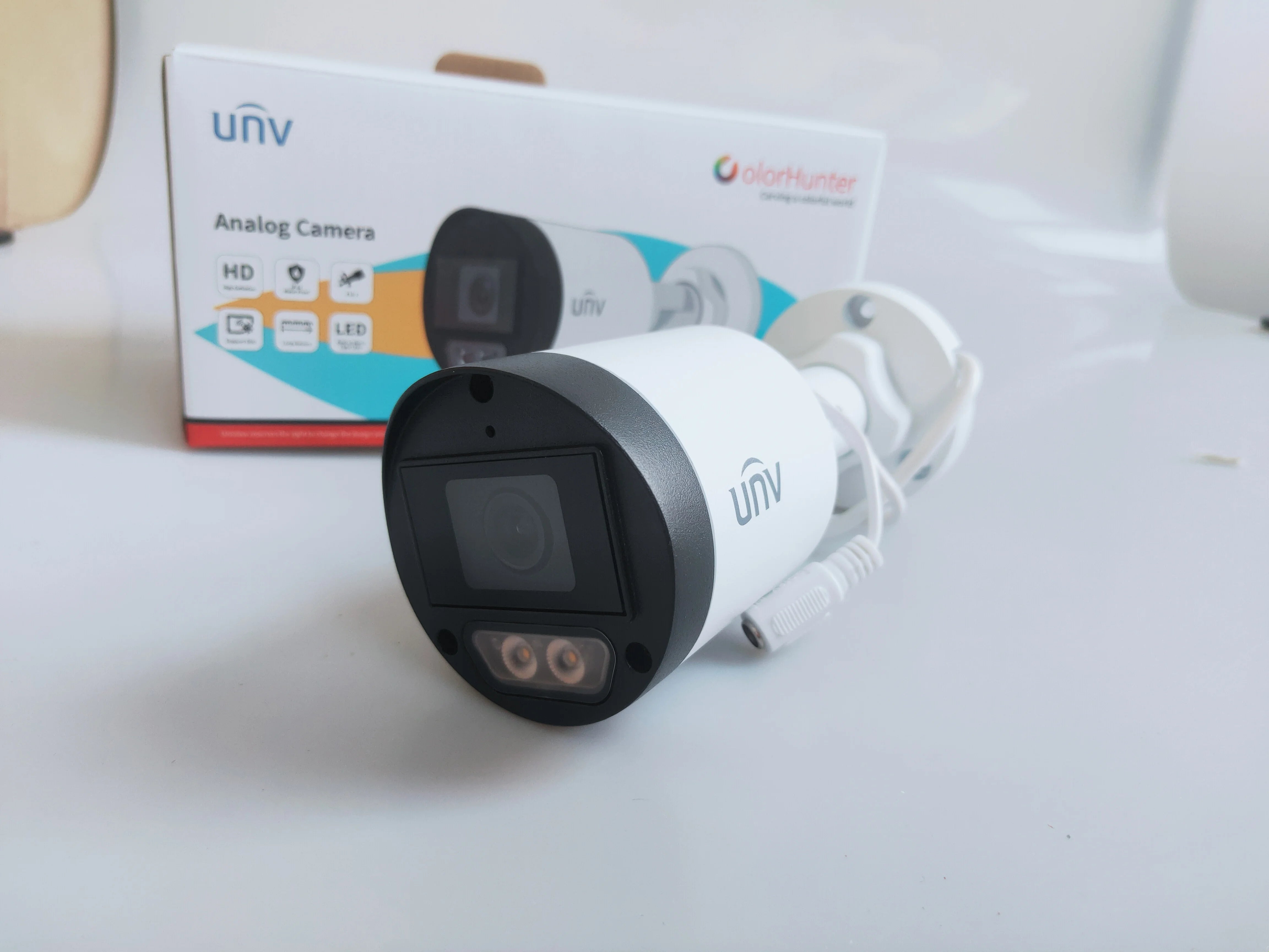 UNV Uniview UNIVIEW UNV 2MP ColorHunter HD Fixed Mini Bullet Analog Camera UAC-B122-AF28M-W UAC-B122-AF40M-W