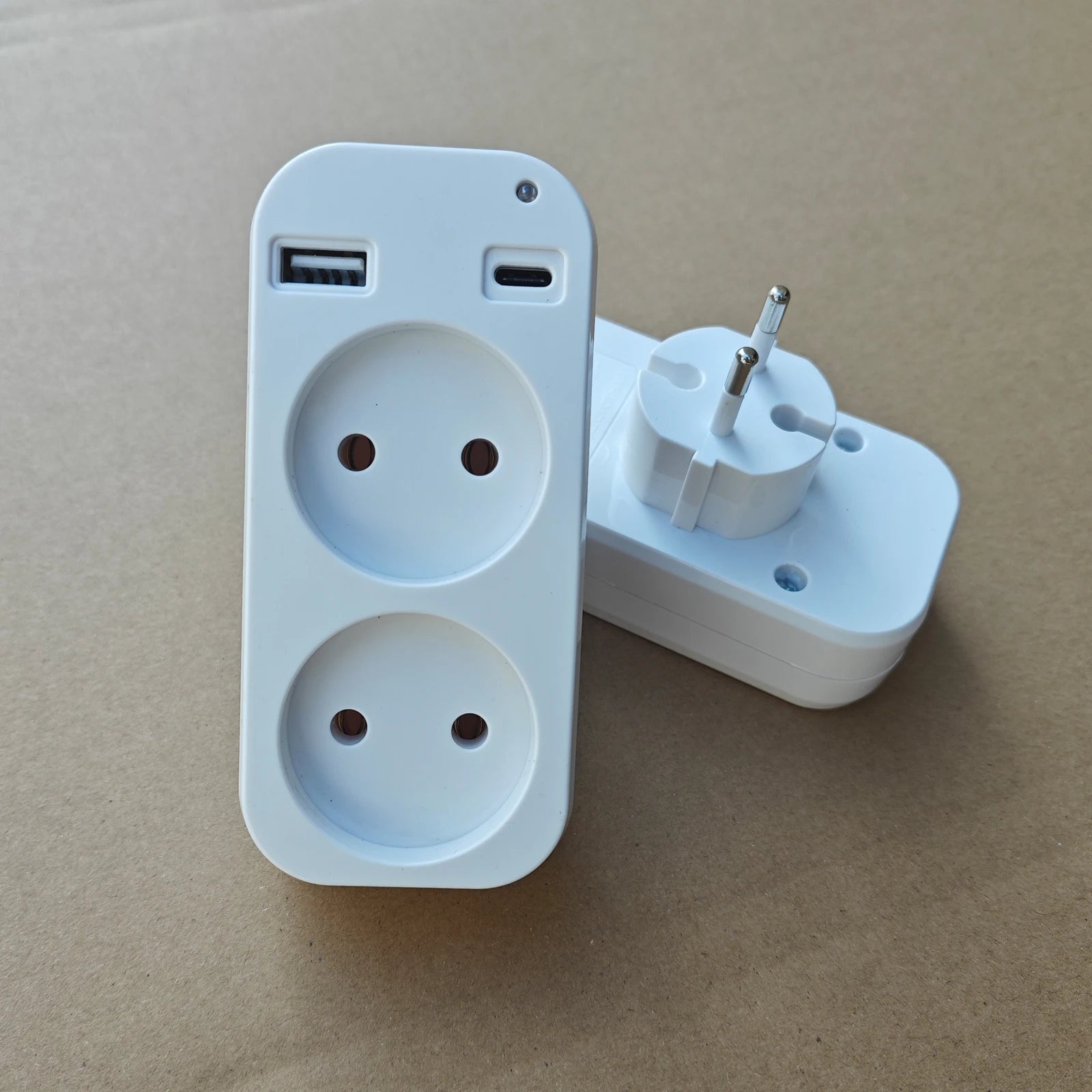 Adattatore prese/strip a muro EU 2023 con ciabatta elettrica a doppia presa portatile, 2 porte USB per telefoni cellulari, 1200W 250V, per smartphone e tablet