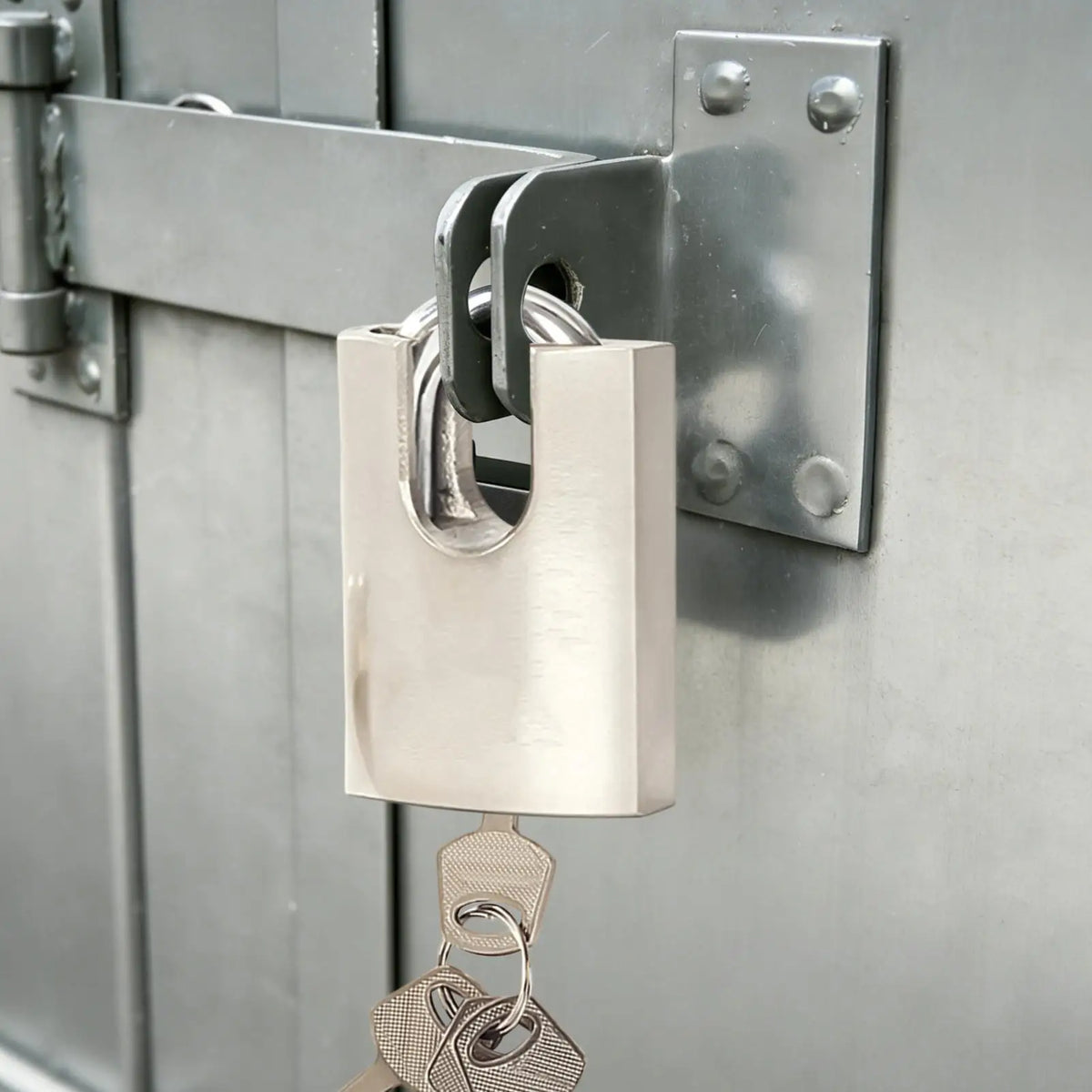 Cadenas d’extérieur avec anse en acier trempé