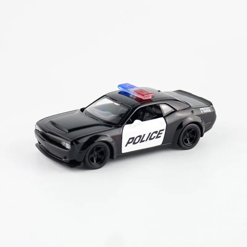 Model samochodu policyjnego Challenger w skali 1:36 z otwieranymi drzwiami