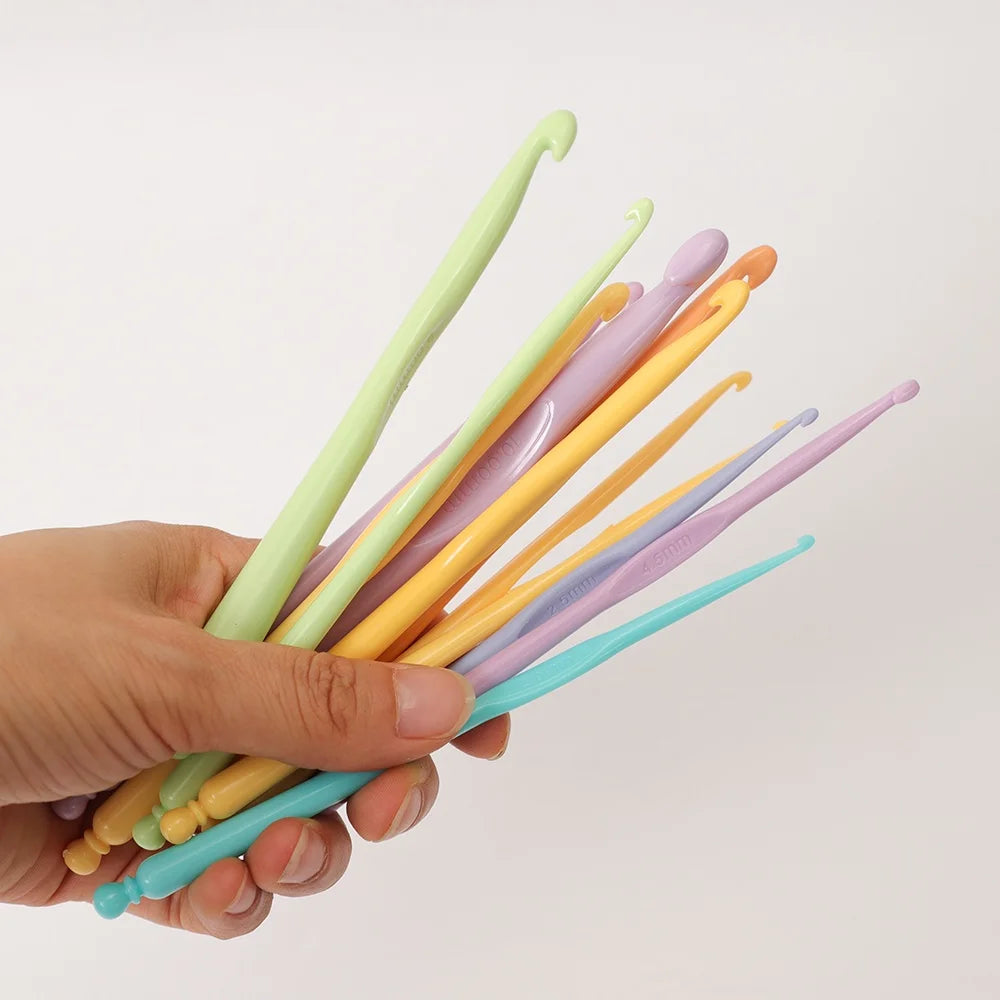 Coloured Plastic Crochet Hooks, 12 Sizes