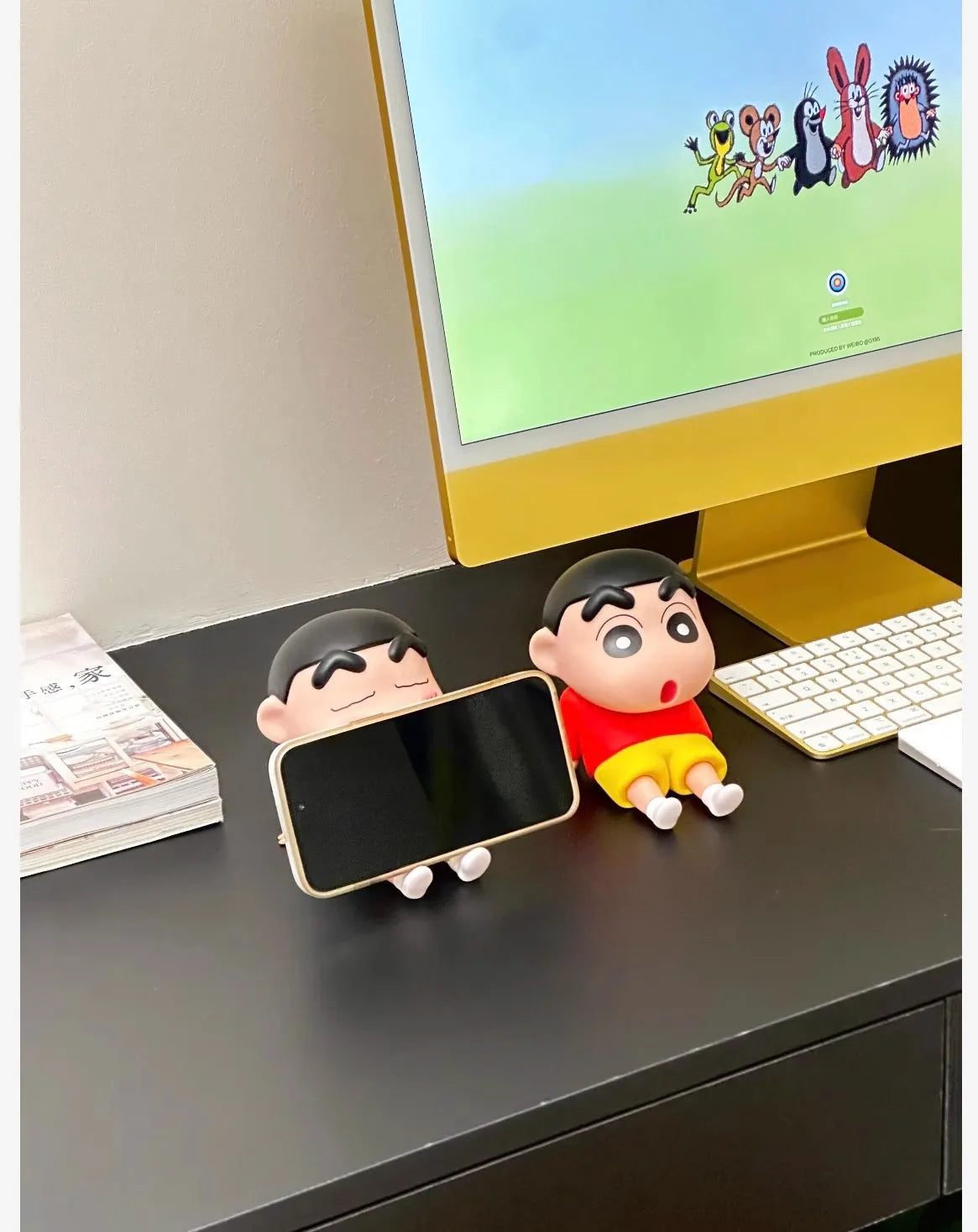 Kawaii Crayon Shin-Chan Boochan Phone Holder Desktop Anime Ornaments Watching Tv Cartoon Phone Support Cute Doll Girls Gifts