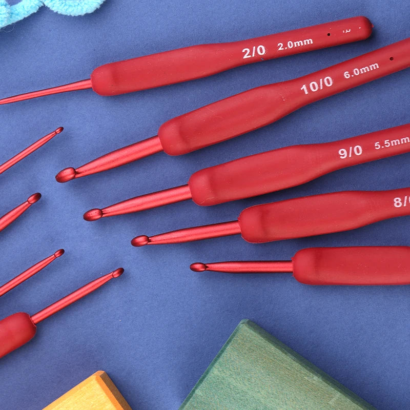 Set de 9 ganchos de crochet ergonómicos de 2 a 10 mm con mango cómodo