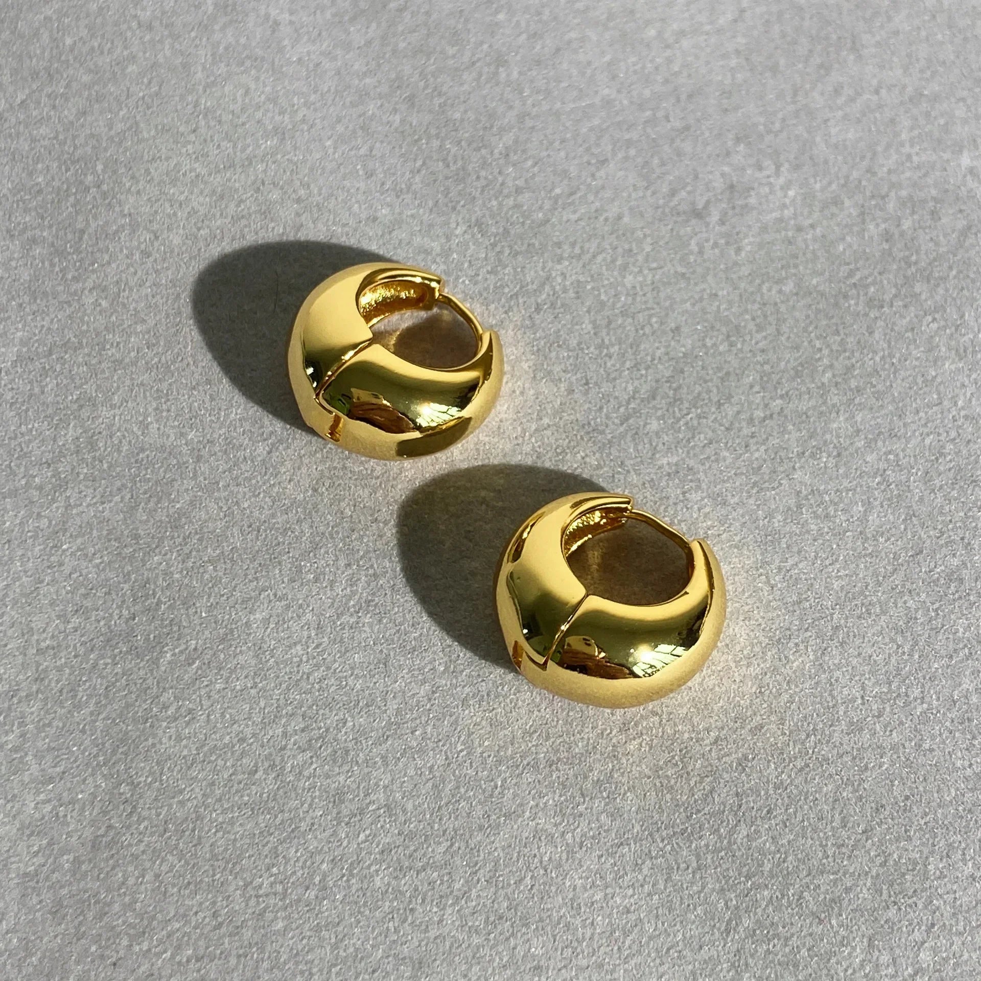 Punk Oval Hoop Earrings in Minimalist Metallic Style