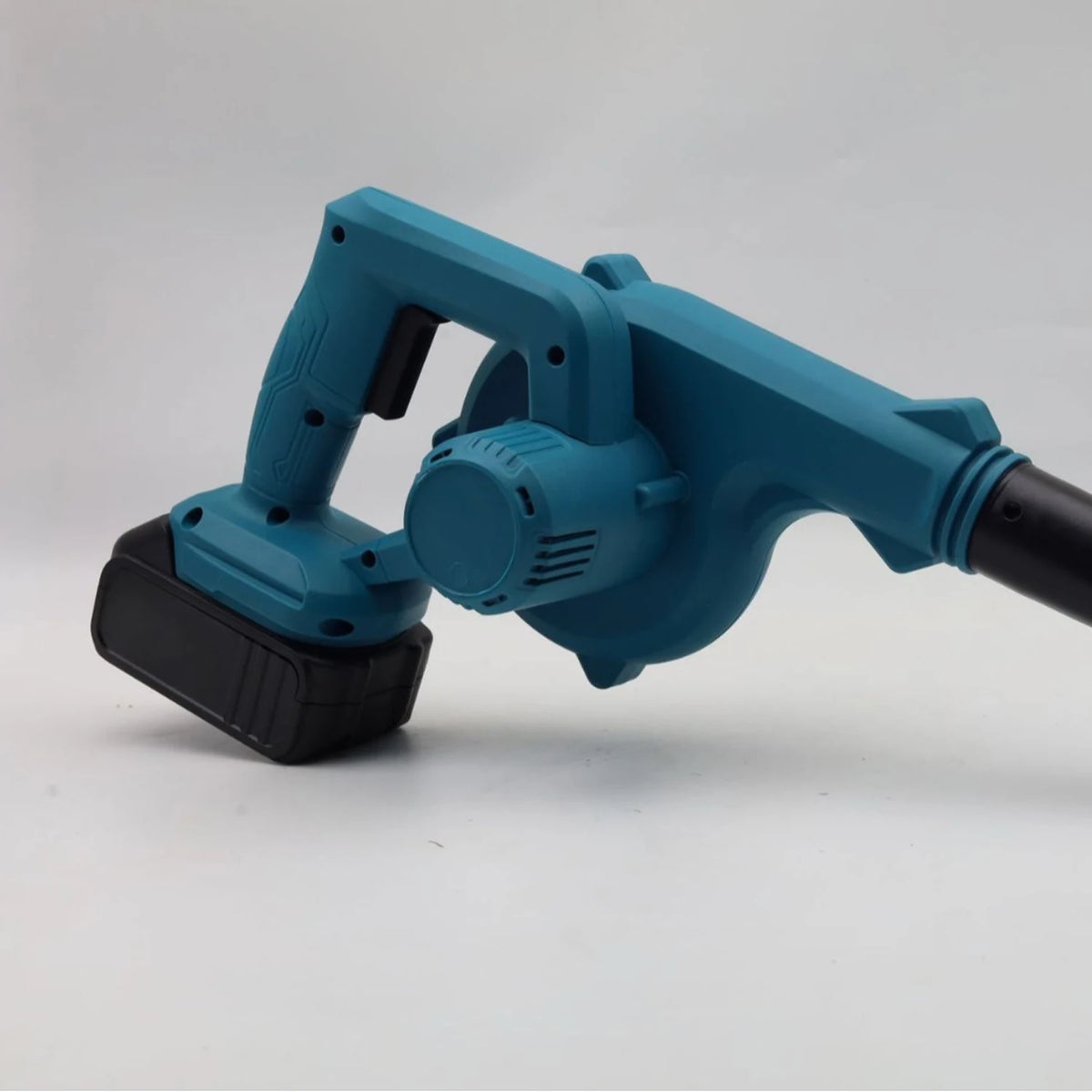 Cordless Blower and Vacuum - Battery Options