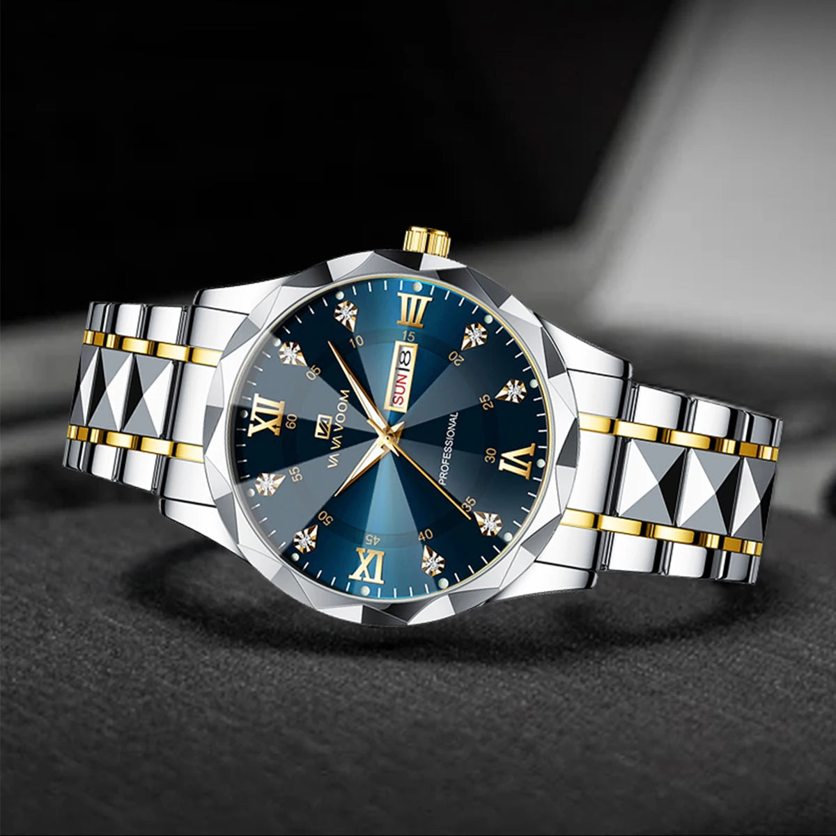 2024 New Men's Watch Fashion Rivet Stainless Steel Strap Luxury Water Diamond Diamond Luminous Blue Gold Dial Business Men Watch