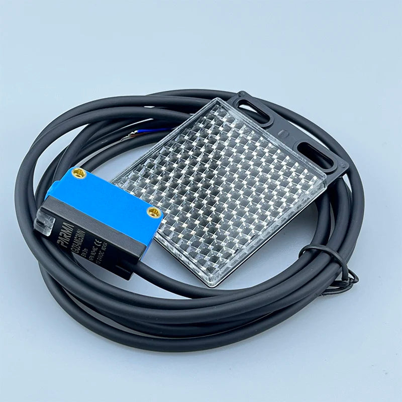Reflexný fotoelektrický snímač GQ3, NPN alebo PNP