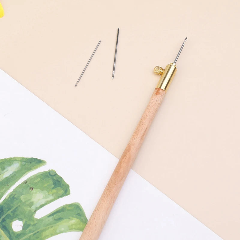 Tambour Embroidery Hook with Three Needle Sizes