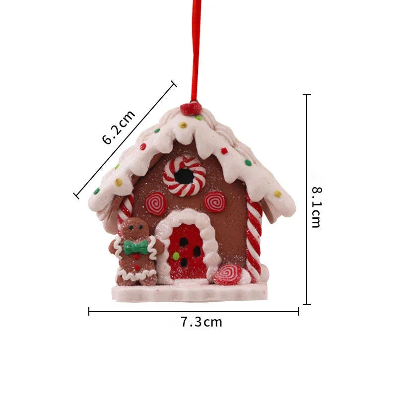 Ornament suspendat în formă de căsuță din turtă dulce, cu LED