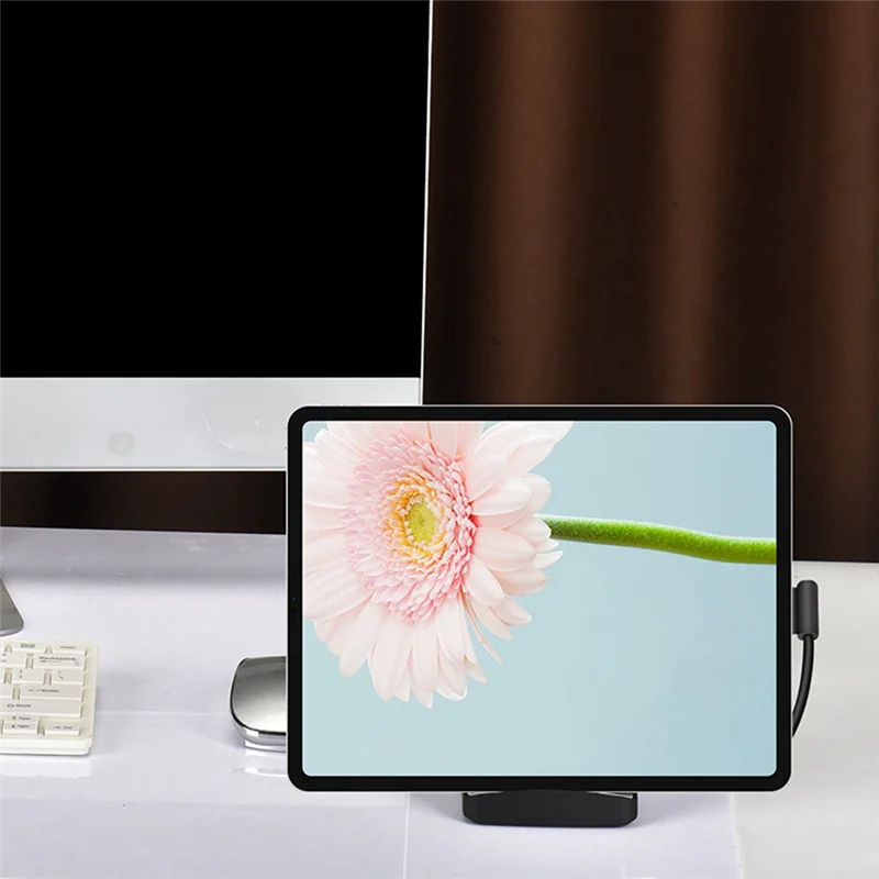 Base de ligação USB-C com HDMI, USB e ranhuras para cartões