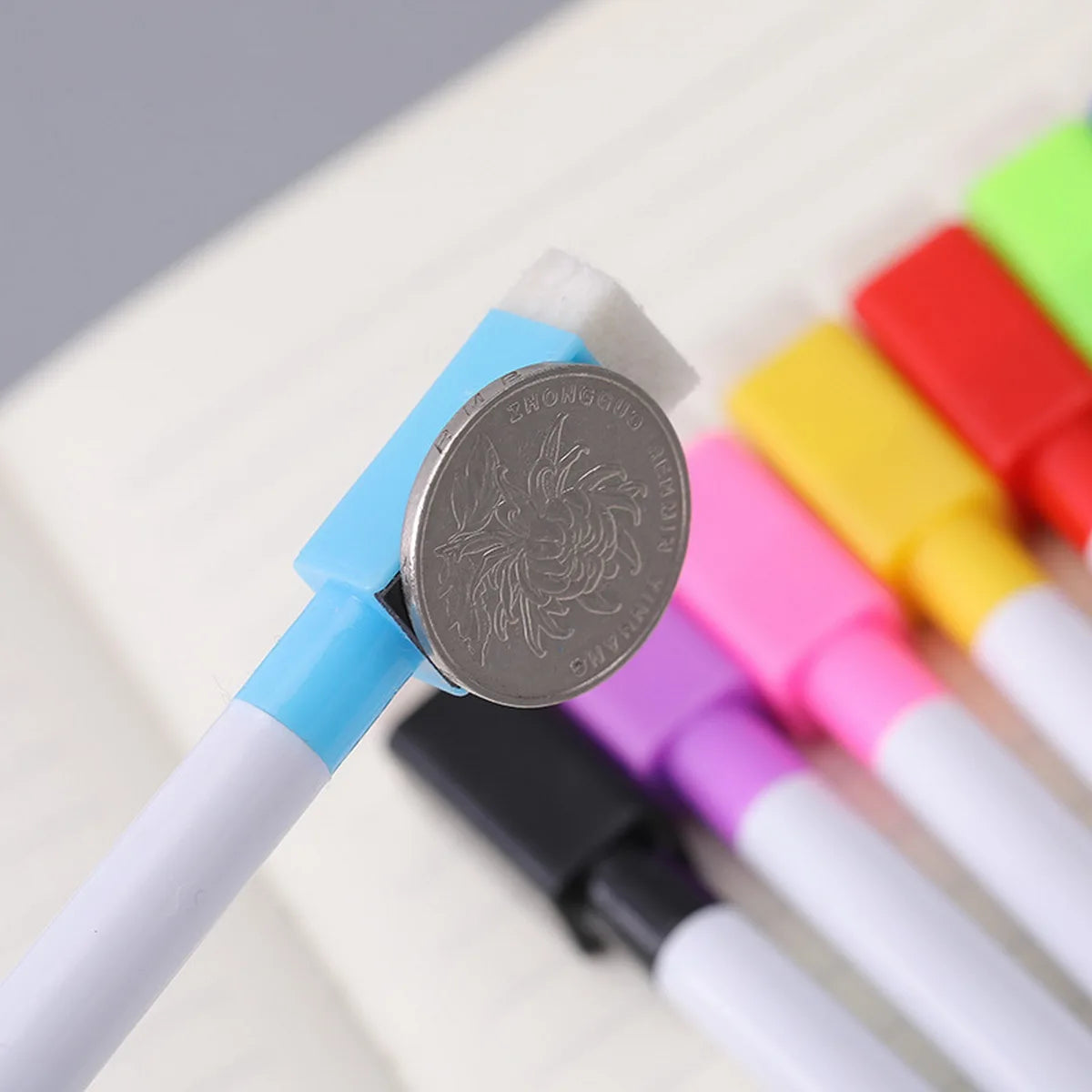 8pcs/Set Bullet Tip 11.3*1cm Small Size No Magntic Whiteboard Dry Erase Markers, 8 Color *1pcs Magnet Pen