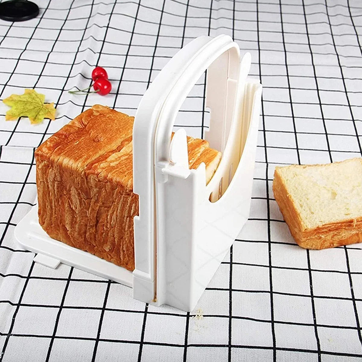 Foldable Bread Slicing Guide