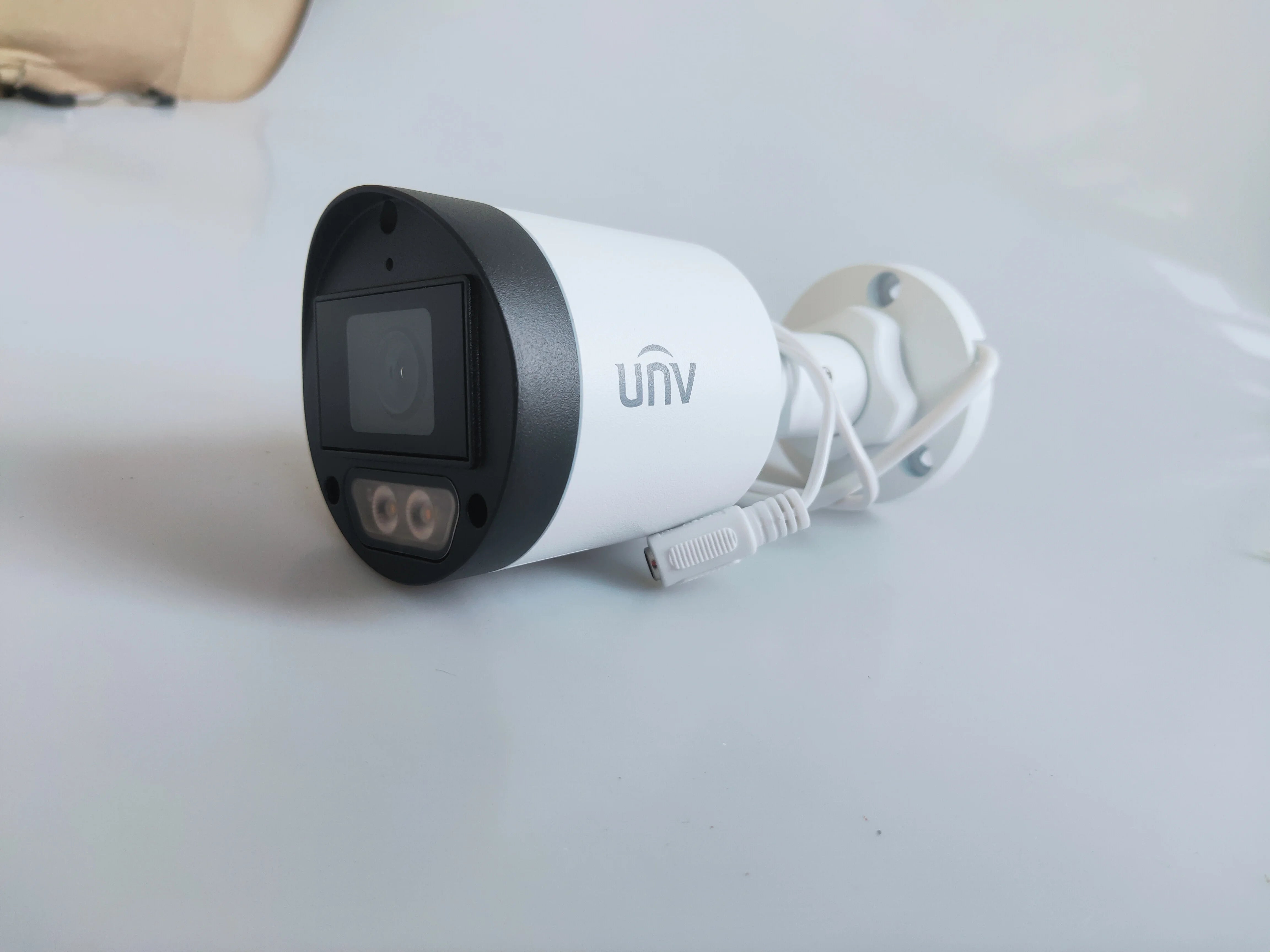 UNV Uniview UNIVIEW UNV 2MP ColorHunter HD Fixed Mini Bullet Analog Camera UAC-B122-AF28M-W UAC-B122-AF40M-W
