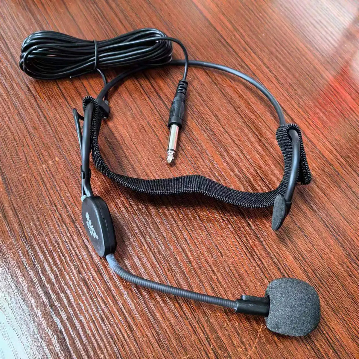 Wired Headset Microphone for Speech