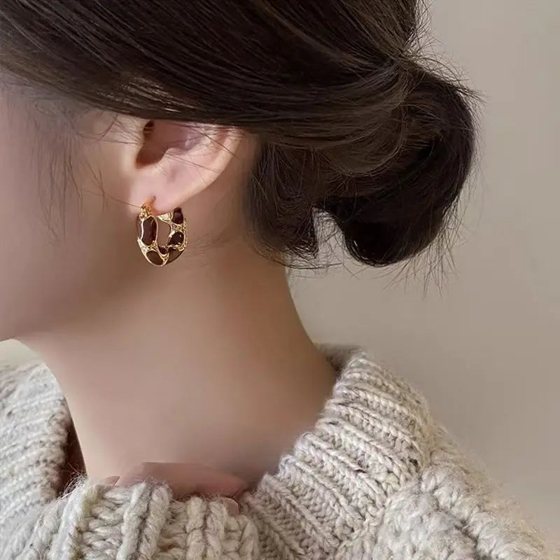 French Retro Enamel Leopard Print U-shaped Ear Buckle Women Temperament Earrings Party and Daily Wear Fashion Jewelry