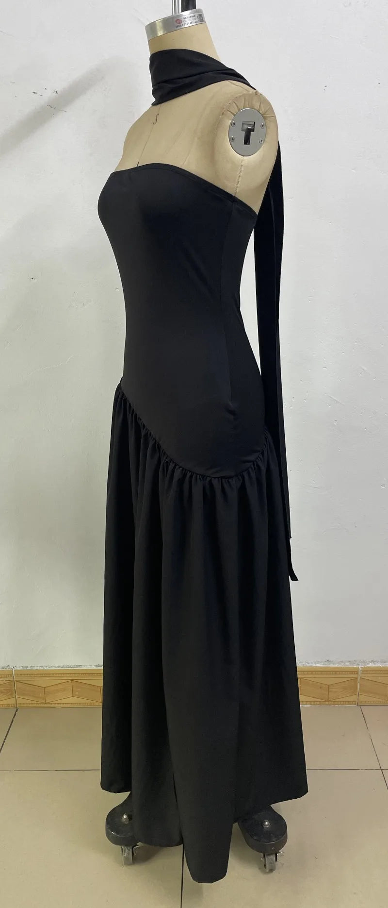 Elegant Strapless Floor-Length Women’s Slit Backless Evening Dress