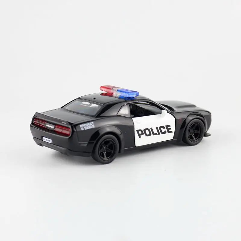 Model samochodu policyjnego Challenger w skali 1:36 z otwieranymi drzwiami