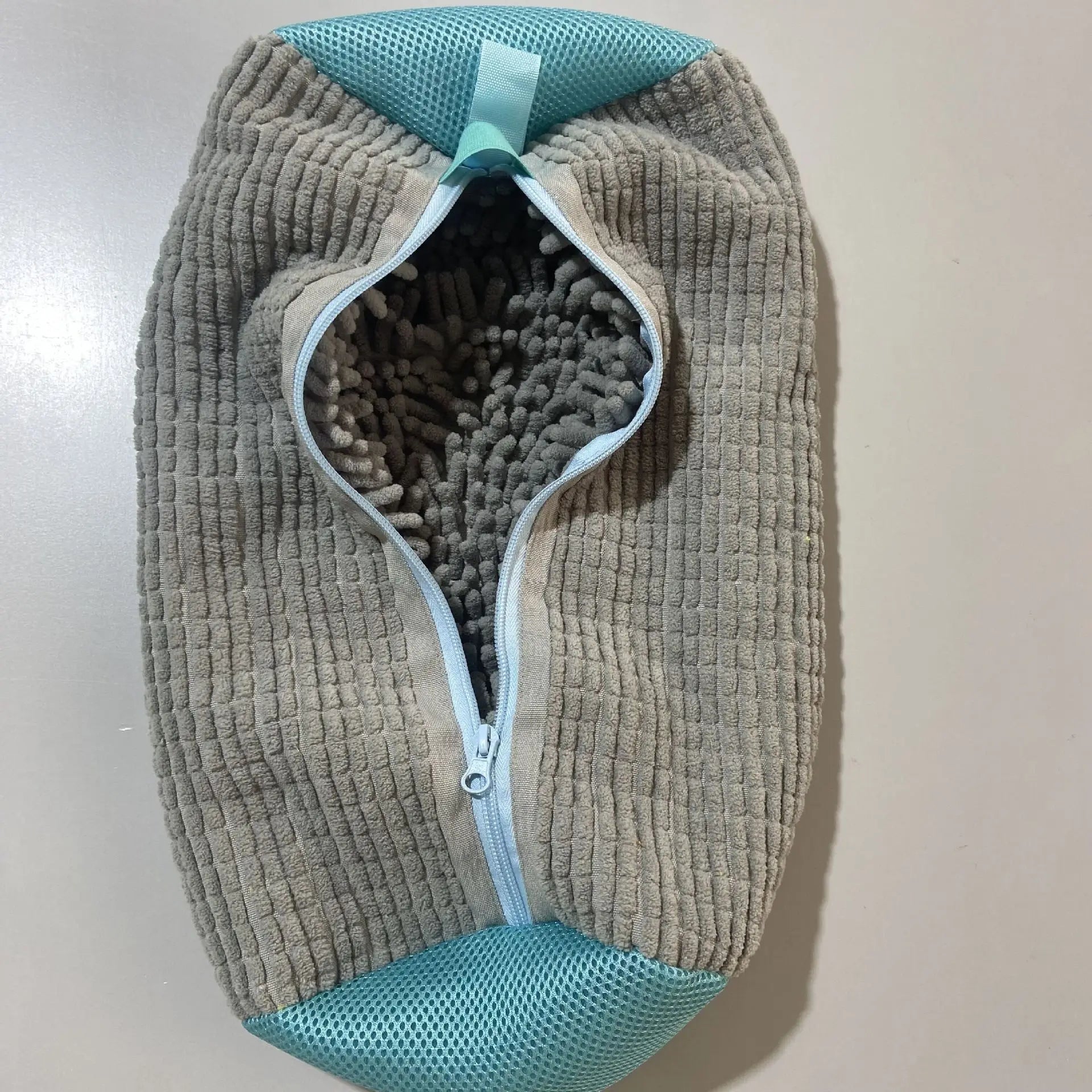 Fluffy Fiber 360° Surround Cleaning Shoe Washing Bag - Reusable Durable Machine-Washable Laundry Bag with Zipper Closure(1pc)