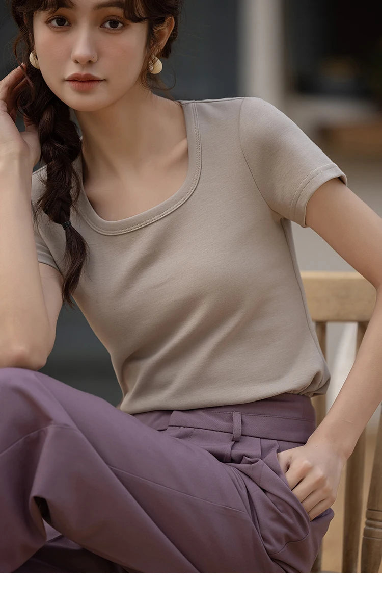 Dame T-shirt med firkantet hals i bomuldsblanding – Elegant top med korte ærmer