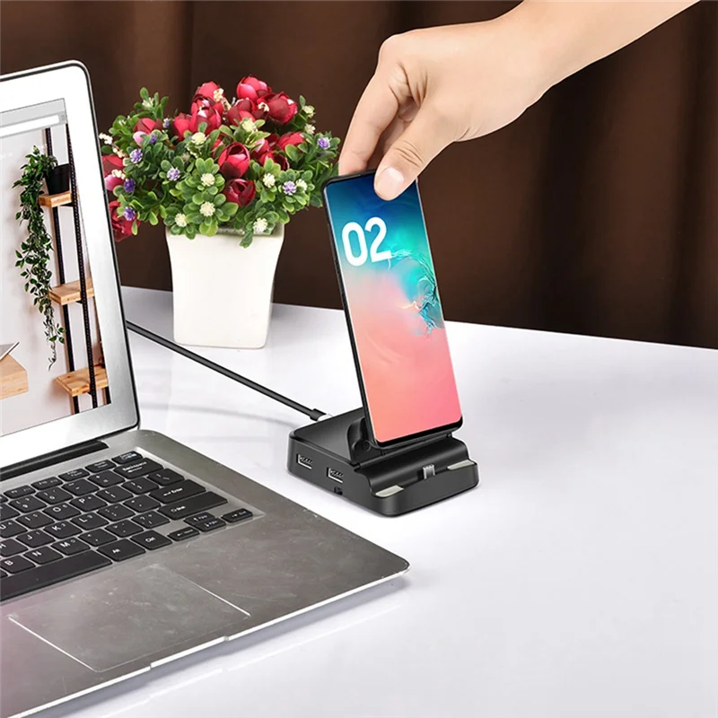 Base de ligação USB-C com HDMI, USB e ranhuras para cartões