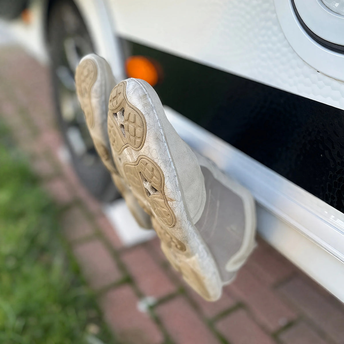 Accessorize per viaggi in camper: appendiabiti per scarpe quick-dry montato a parete, guida RV rota ausiliaria binario scorrevole strumento
