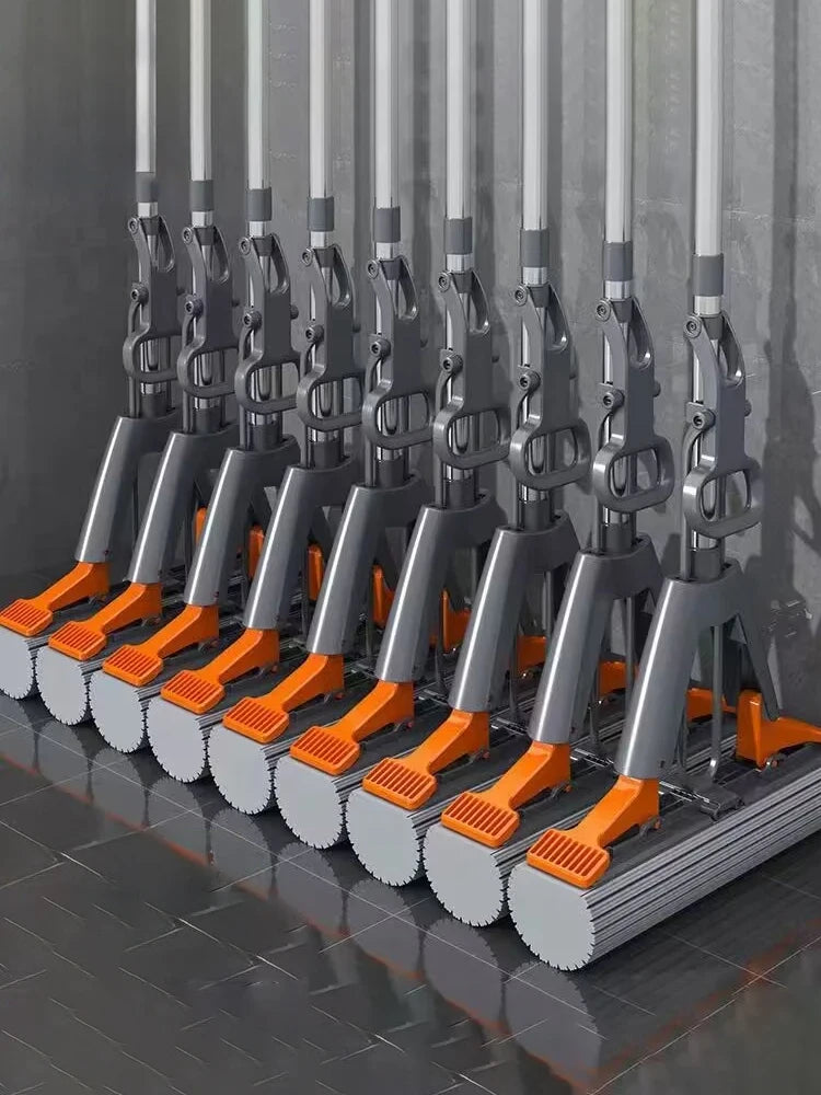 Mop gąbkowy z mechanizmem samowyciskającym i zapasowymi wkładami