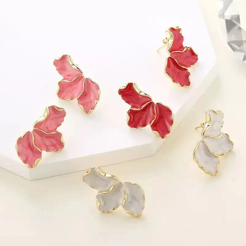 Fashion Delicate Gold Plated Irregular Back Earrings Heavy Design High Quality Cream Flower Earrings, The Best Family Gift For i