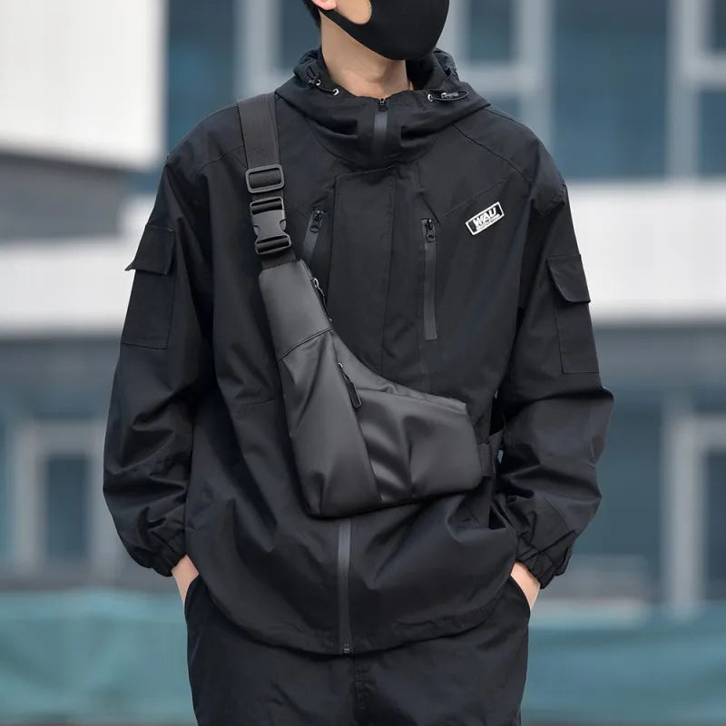 Driehoekige crossbody-tas met verstelbare riem