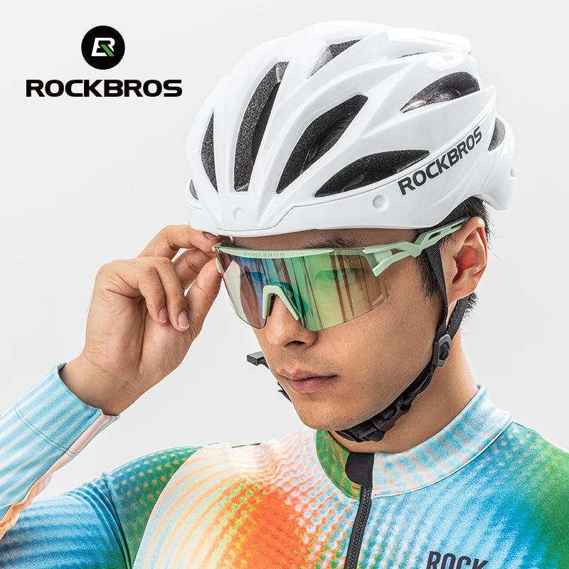 Photochromic Cycling Glasses with Anti-Fog Protection