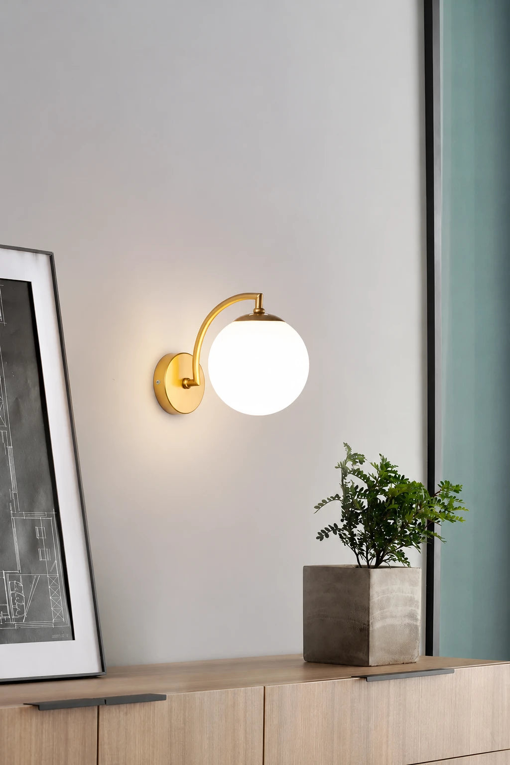 Glazen bolvormige wandlamp in zwart of goud