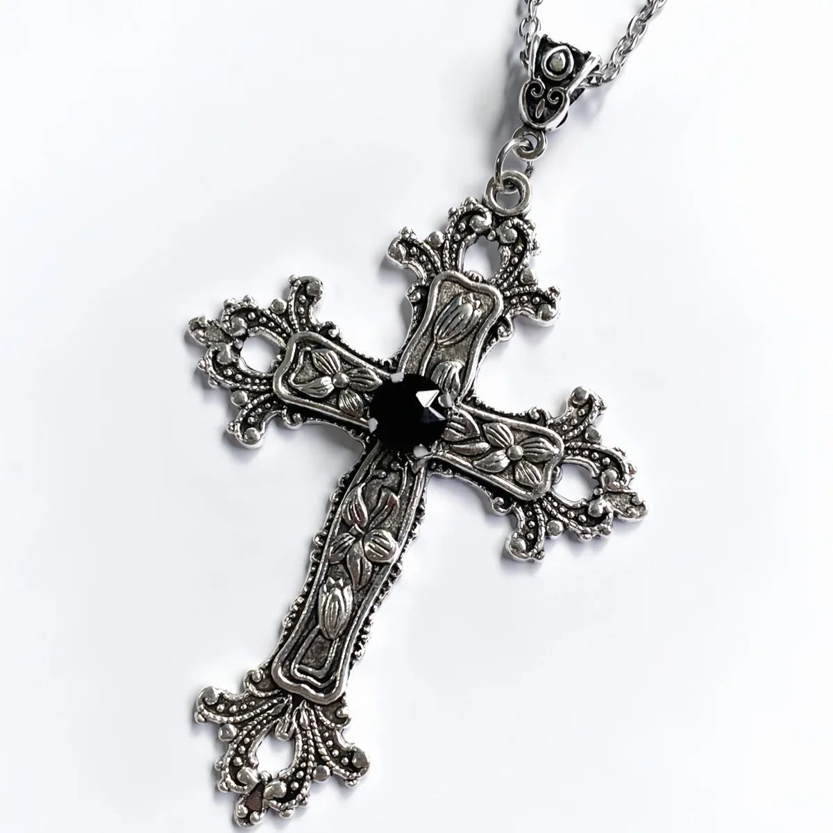 Y2K Punk Crystal Big Cross Pendant Necklaces for Women Men Gothic Irregular Cross Clavicle Chain Necklaces Aesthetic Jewelry